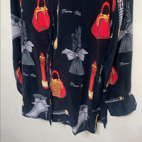 Piano vintage Chic Black Blouse with Red and Gold Accents - Picture 6 of 10